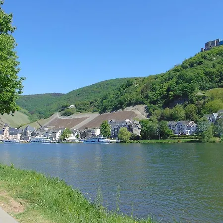 Christiana's Wein & Art 3* 베른카슈텔쿠에스