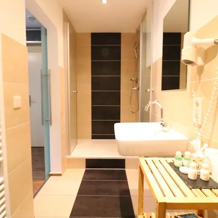 克里斯蒂安娜维恩艺术酒店 3*