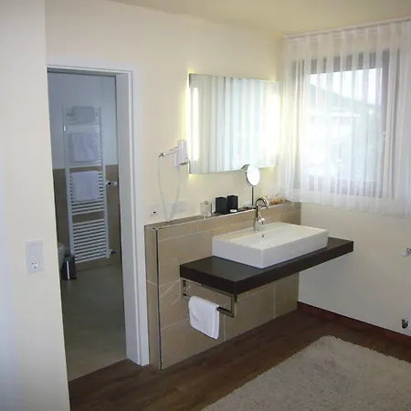 Otel Christiana's Wein & Art 3*