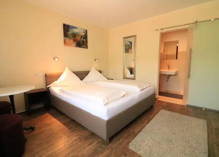 Christiana's Wein & Art فندق