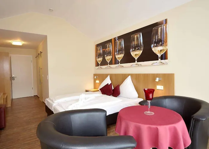 Christiana's Wein & Art فندق 3*