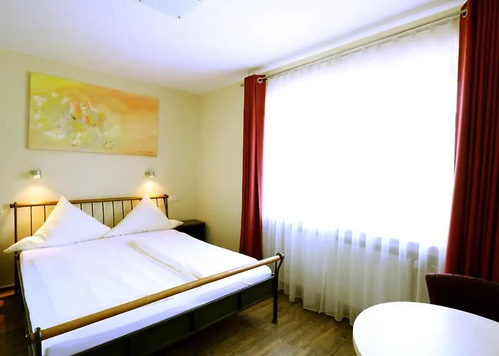 Christiana's Wein & Art فندق 3*